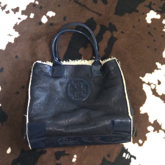 RARE Tory Burch gorgeous shearling lined bag - Picture 2 of 9